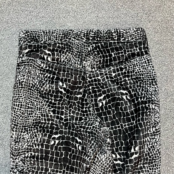 Vintage Guess Jeans Crocodile Pattern Womens Pants Size 28 Brown Velour Lined - Picture 14 of 15